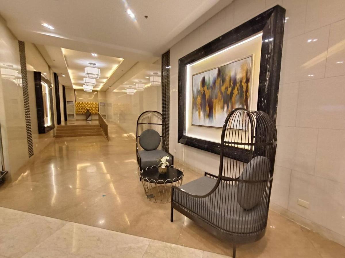 Penthouse Studio At Fame Residence 41St Floor, Shangrila-Megamall Manila Eksteriør billede